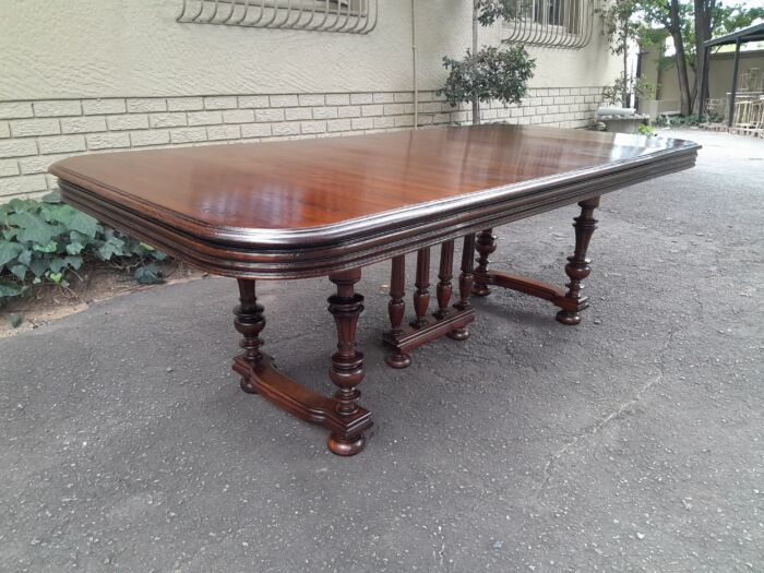 A 19th Century French Oak Henry lll Style Dining Table - Image 3