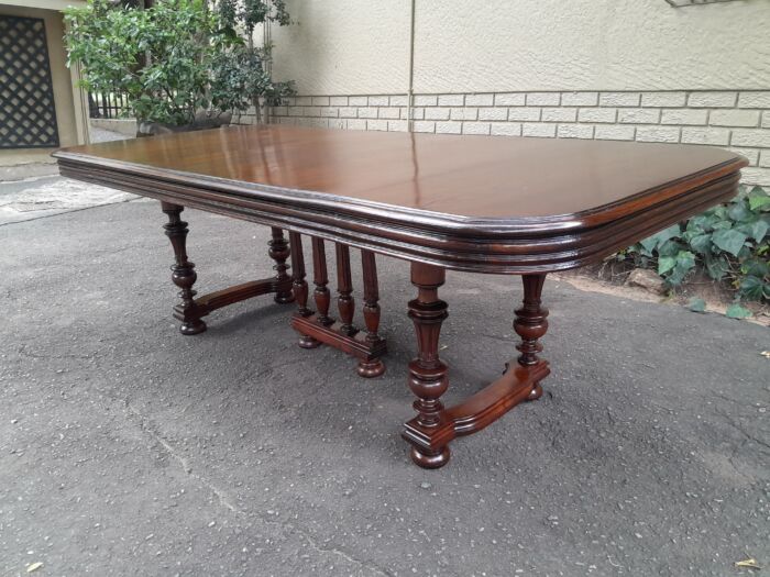 A 19th Century French Oak Henry lll Style Dining Table - Image 5