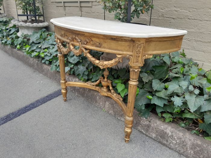 A 20th Century French Style Hand-Gilded Console Table with Marble Top ND - Image 4
