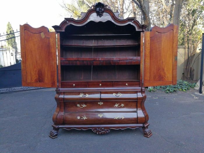An 18th Century Circa 1770 Dutch Mahogany Armoire / Cabinet With The Original Glit Brass Rococo Handles And Lock And Key. The Middle Drawer Has Two Secret Sliding Locks To A Secret Panel Opening Four Secret Drawers - Image 10