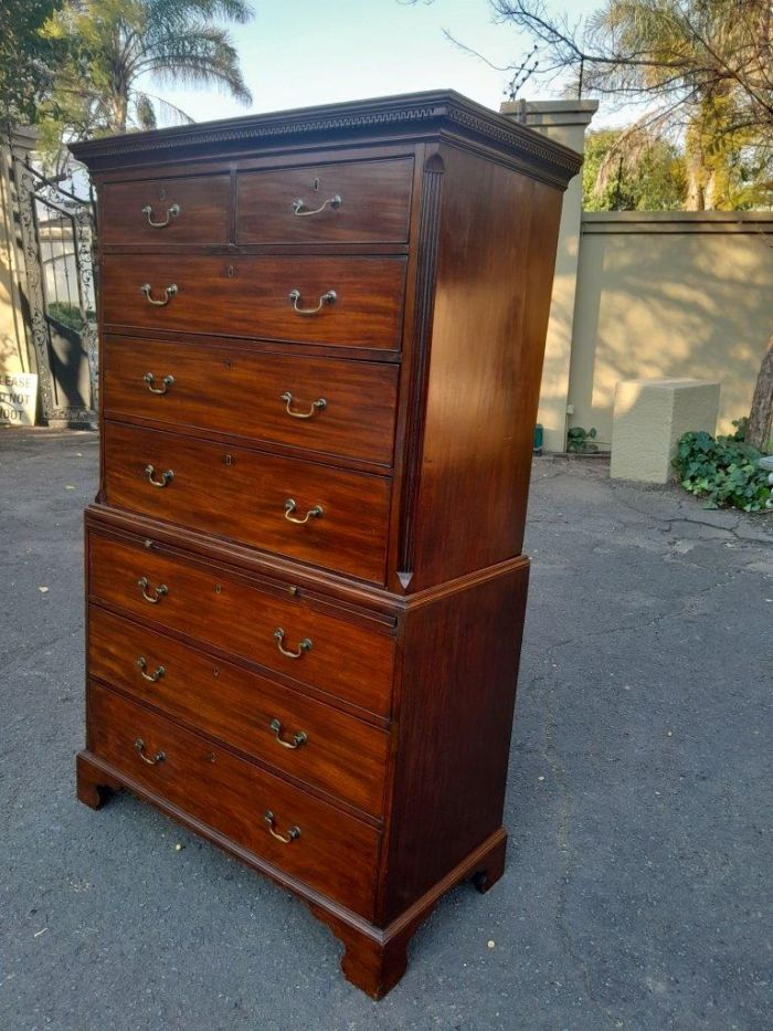 A Circa 1800 Regency English Mahogany Chest-On-Chest With A Pull-Out Writing Surface With Locks And Key - Image 3