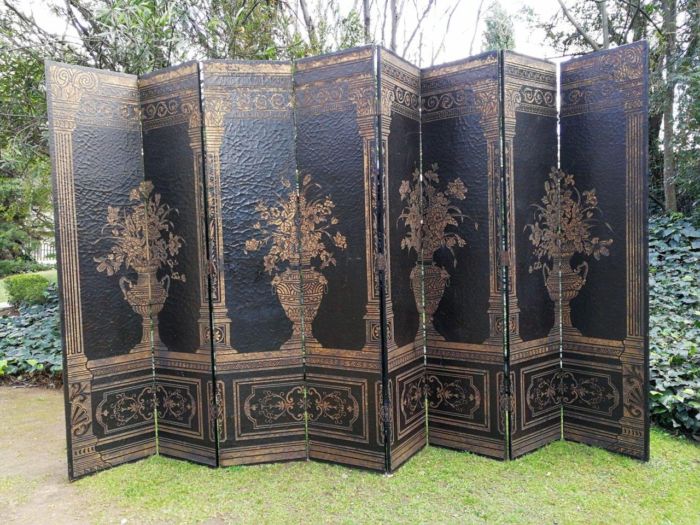 A Circa 1900 French Chinoiserie  Lacquered