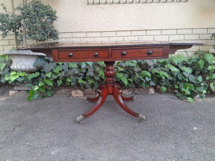 A Late 19th Century Circa 1880 Victorian Mahogany and Rosewood Pembroke Library Table with a Pair of Drawers On Castors - Image 2