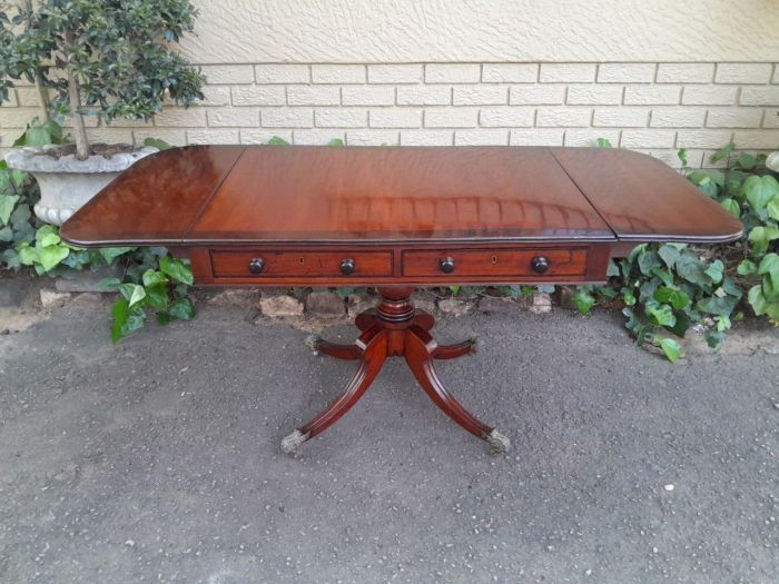 A Late 19th Century Circa 1880 Victorian Mahogany and Rosewood Pembroke Library Table with a Pair of Drawers On Castors - Image 3