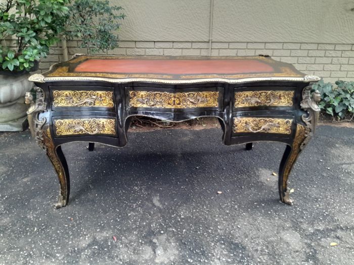 A 19th Century Circa 1850 French Louis XV-style Napoleon III Period Boulle Marquetry Bureau Plat with Burgandy Leather Writing Surface and Drawers ND - Image 2