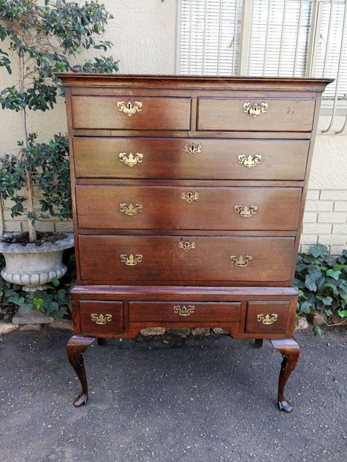 An Early Victorian Oak Tallboy Chest On Chest With Original Brass-Cut Escutcheons And Lock-Plates With Key - Image 2