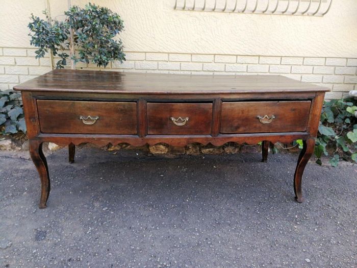 A Late 19th Century Circa 1880s Oak Server With Brass Handles And Three Drawers - Image 2