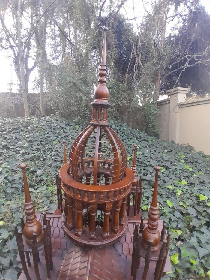 A 20th Century Victorian Style Bird Cage    Dimensions:) R23800 - Image 5