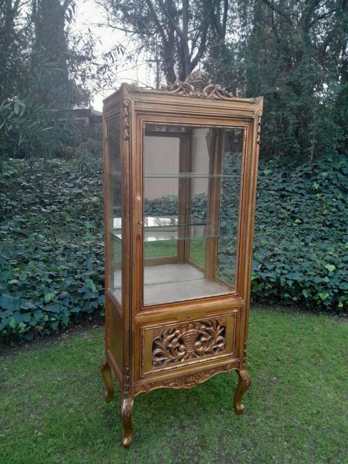 A French Louis XVI Showcase From The 1800s Gilded With Gold Leaf - Image 2