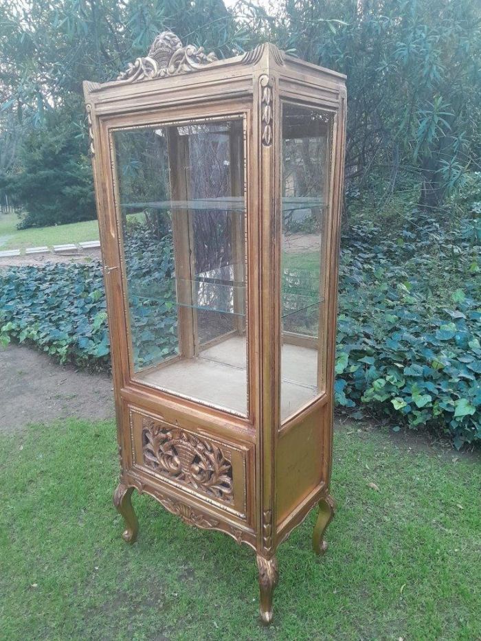 A French Louis XVI Showcase From The 1800s Gilded With Gold Leaf - Image 5