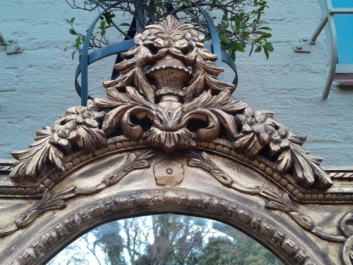 A 20th Century Ornately Carved and Bevelled Gilt-wood  Mirror - Image 5