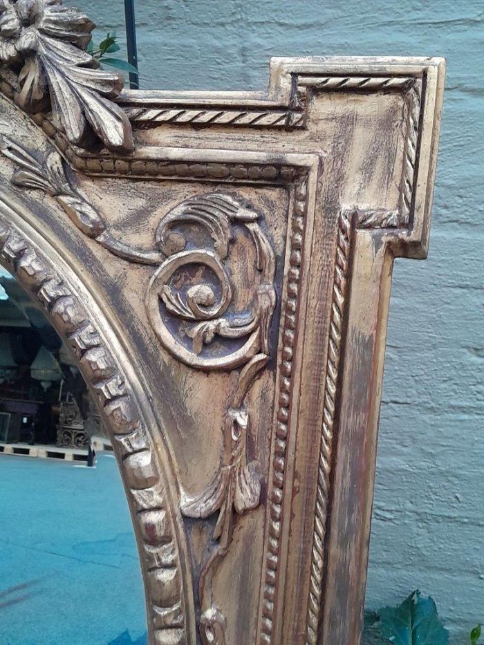 A 20th Century Ornately Carved and Bevelled Gilt-wood  Mirror - Image 6