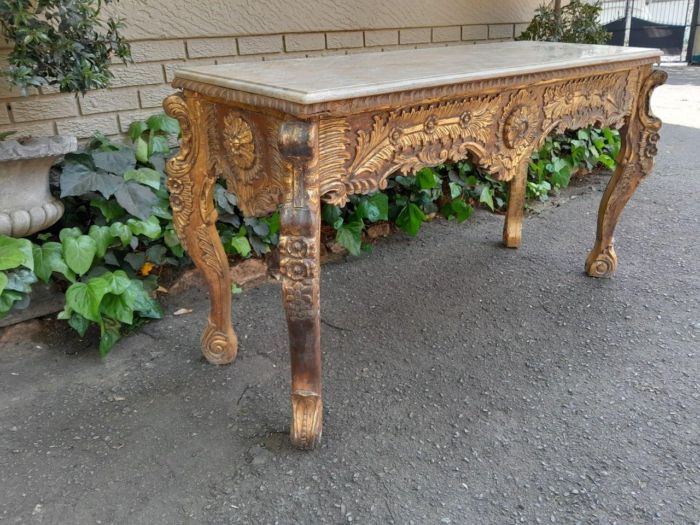 A 20th Century Ornately Carved Server/ Console/Entrance Hall Table with a Marble Top - Image 4