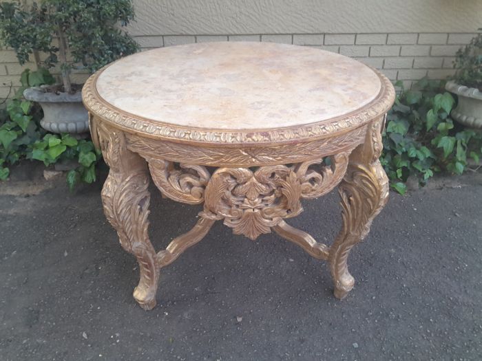 A 20th Century French Style Carved and Hand Gilded Side Table with Marble Top - Image 5