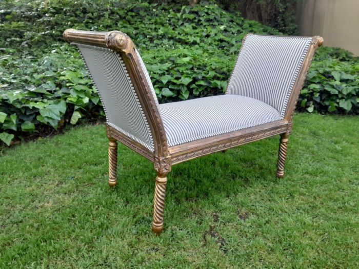 A French Style Carved Gilt-wood Window Bench - Image 3