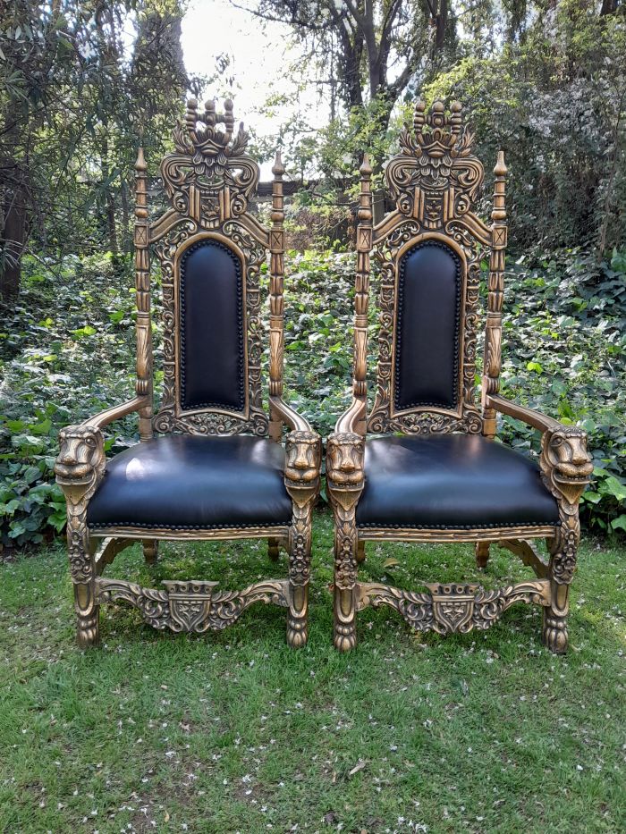 A 20th Century Pair Of French Style Carved and Gilded King / Throne Armchairs Upholstered in Leather - Image 2
