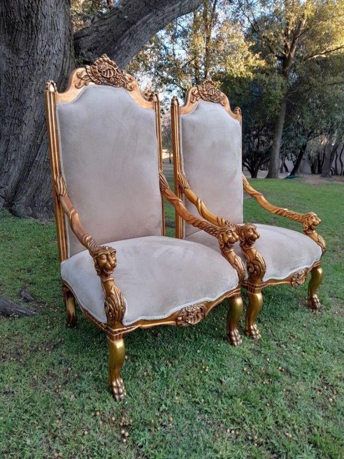 An Exceptional Pair of 20th Century French Style Ornately Carved & Giltwood Throne Chairs - Image 4