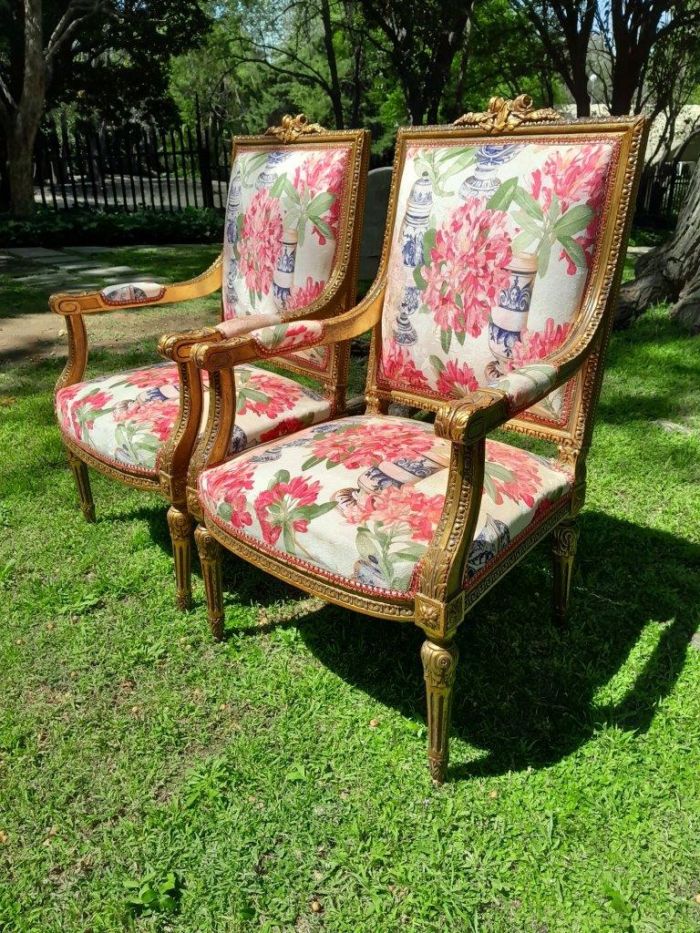 A Pair of 20th Century French Louis XVI Styled Ornately Carved and Gilded Fautelli Chairs - Image 2