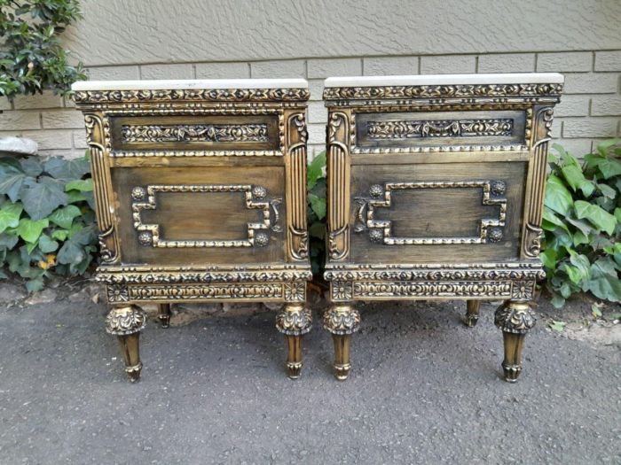 A Pair of French Style Ornately Carved Giltwood Pedestals/Side Tables with Cream Marble Tops - Image 2