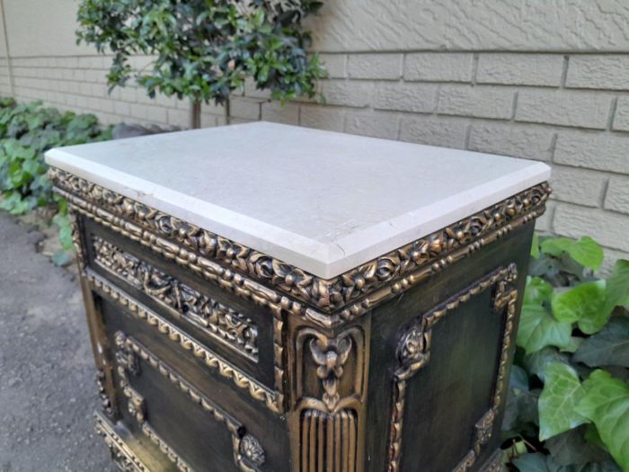 A Pair of French Style Ornately Carved Giltwood Pedestals/Side Tables with Cream Marble Tops - Image 7