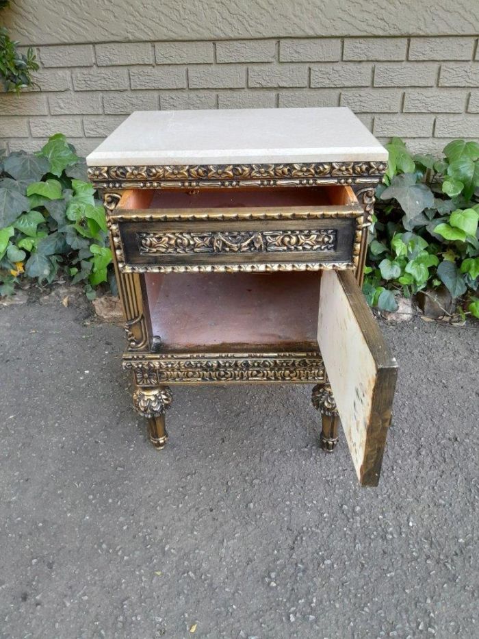 A Pair of French Style Ornately Carved Giltwood Pedestals/Side Tables with Cream Marble Tops - Image 8