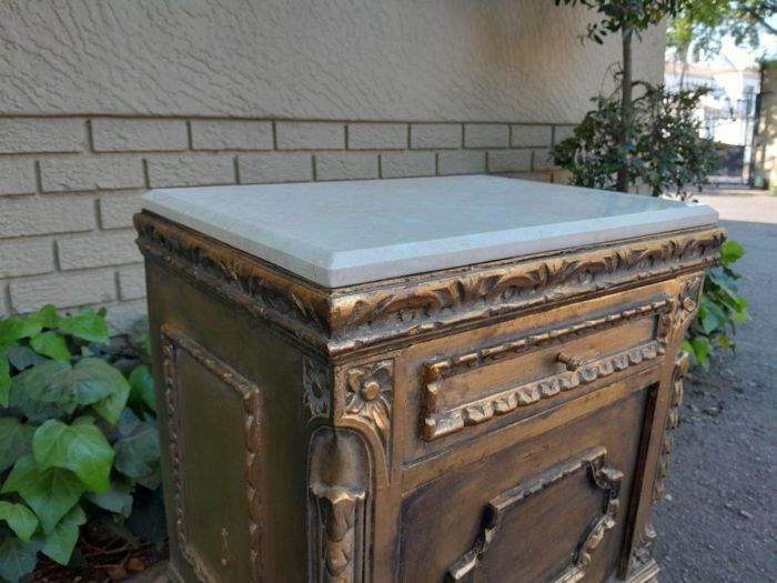 A Pair of French Style Ornately Carved Giltwood Pedestals / Side Tables with Marble Tops - Image 8