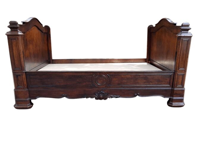 An Antique / 20th Century French Empire Style Louis Xlv Maple Wood  Lit Bateau / Bed / Daybed