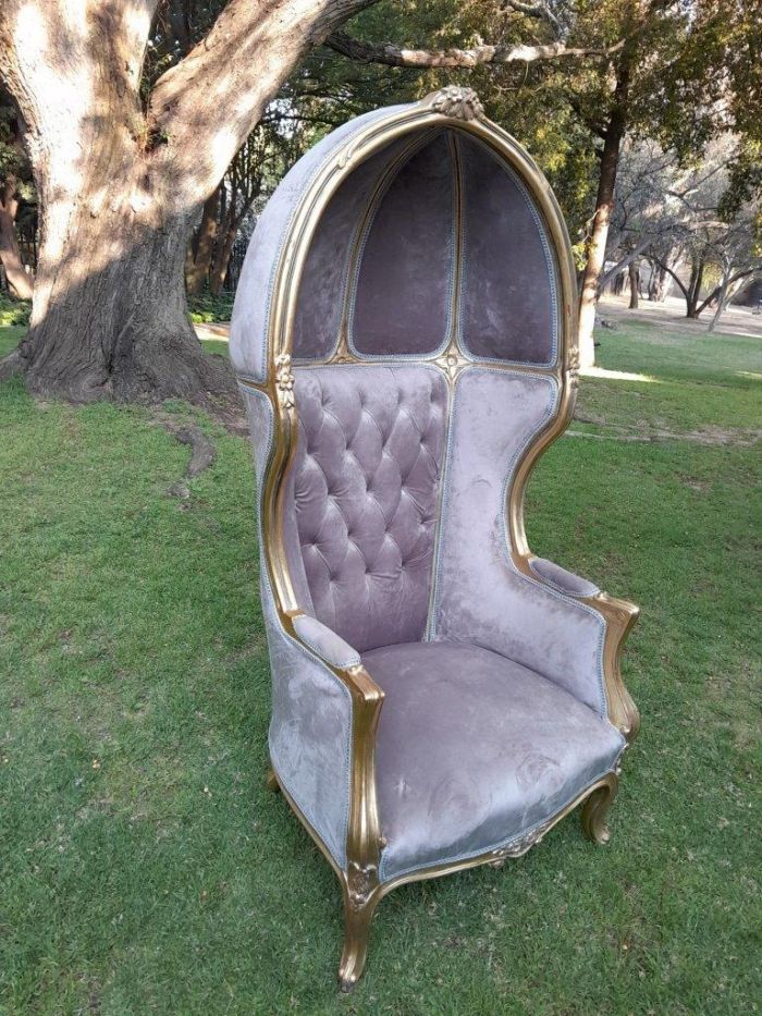 A Pair of French Style Carved and Gilded Wooden Dome / Canopy Chairs (Dome Modelled on The Famous Louis XV Chair) - Image 4