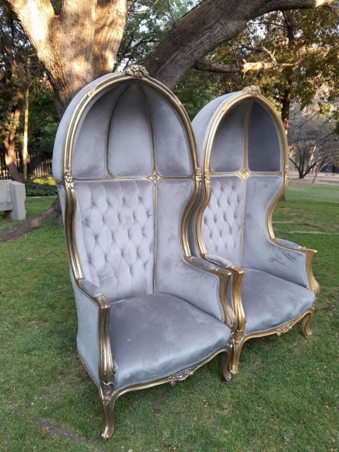 A Pair of French Style Carved and Gilded Wooden Dome / Canopy Chairs (Dome Modelled on The Famous Louis XV Chair) - Image 3