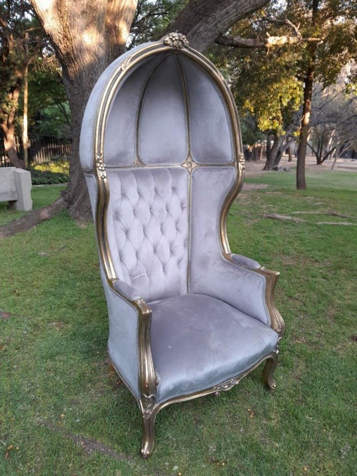 A Pair of French Style Carved and Gilded Wooden Dome / Canopy Chairs (Dome Modelled on The Famous Louis XV Chair) - Image 4
