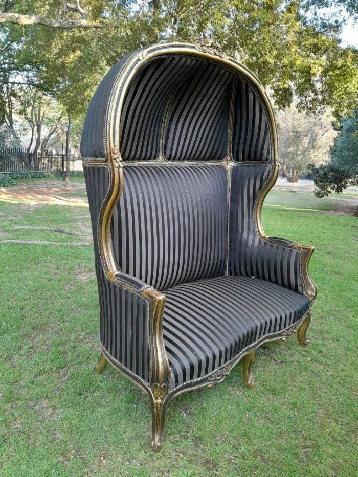 A French Style Carved and Gilded Wooden Dome / Canopy Settee (Dome Modelled on The Famous Louis XV Chair) - Image 2