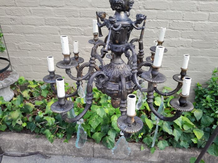 A 20th Century French Style Brass and Crystal Chandelier with Brass and Crystals - Image 6