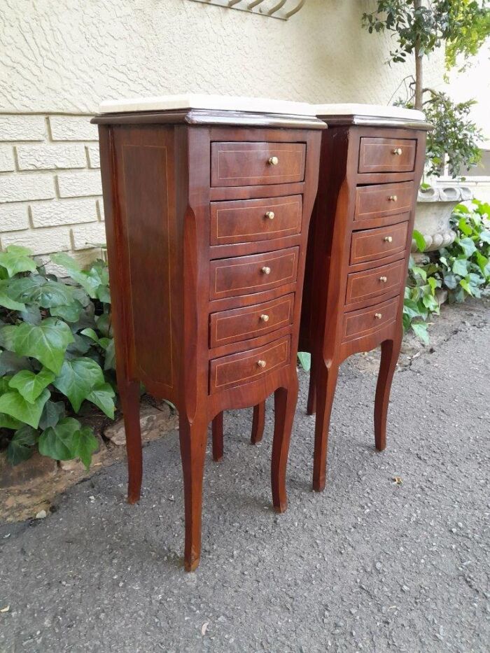 A Pair Of 20th Century French Style Walnut With Inlaid Pedestals With  Five Drawers And Cream Marble Top And Brass Handles - Image 4