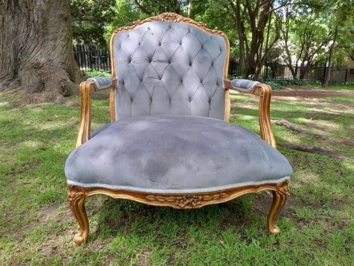 A French Style Pair Of Ornately Carved Gilt Wood Armchairs - Image 5