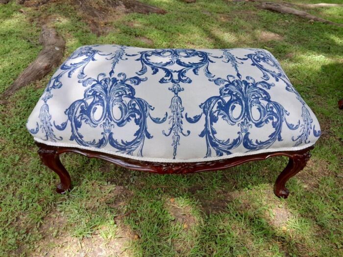 A 20th Century French Style Carved And Hand-Gilded Arm Chair With Foot-Rest - Image 6