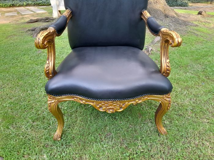 A 20TH Century Pair Of French Style Carved and Giltwood High Back Armchairs Upholstered in Leather - Image 8