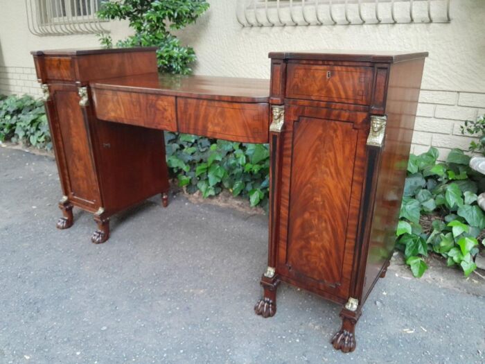A George III Circa 1820 Mahogany / Flame Mahogany With Parcel Gild Sideboard With Two Cellarette And Lock And Key To Each Cabinet ND - Image 4