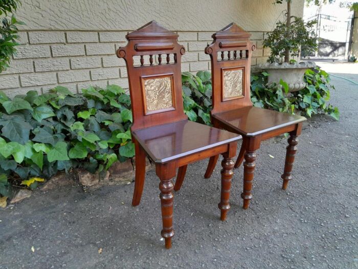 A 19th Century/Circa 1880 Pair Of Victorian Aesthetic Movement Mahogany And Tiled Hall Chairs (Useful In Bathrooms Too) - Image 3