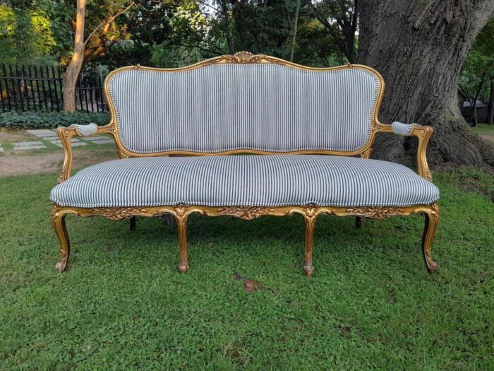 A 20th Century French Louis Xv Style Hand Gilded With Gold Leaf Settee - Image 5