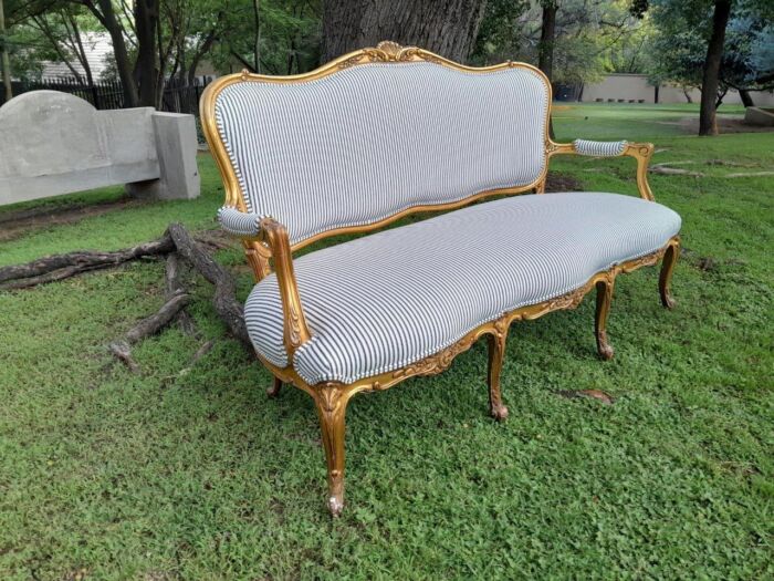 A 20th Century French Louis Xv Style Hand Gilded With Gold Leaf Settee - Image 6