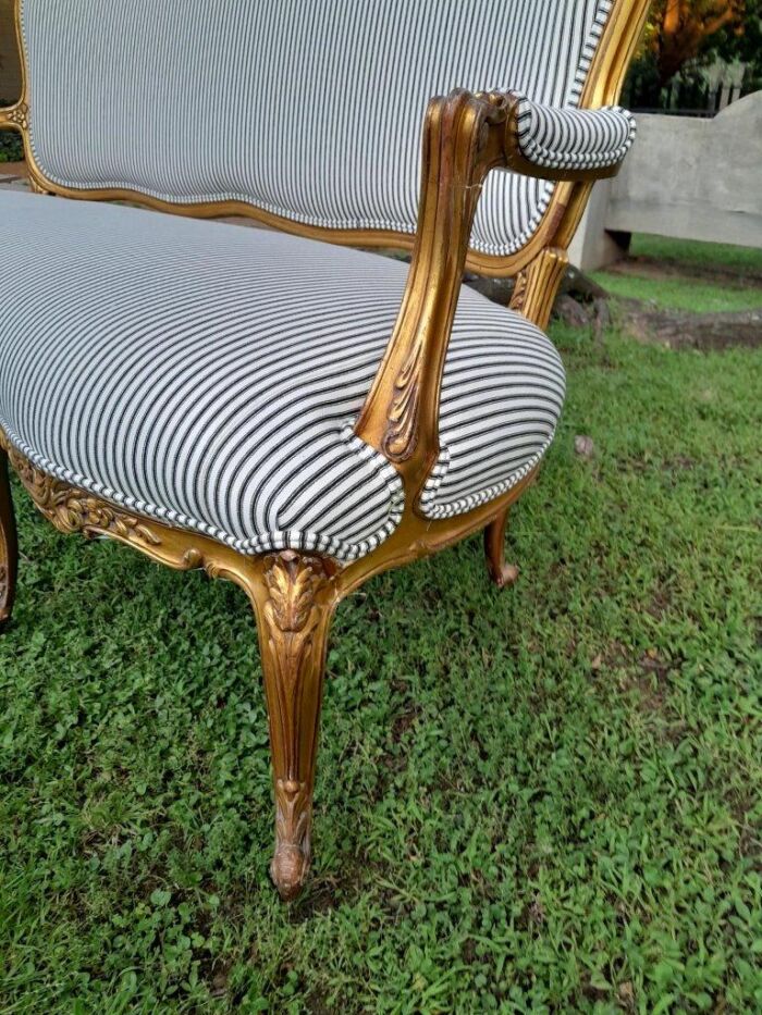 A 20th Century French Louis Xv Style Hand Gilded With Gold Leaf Settee - Image 7