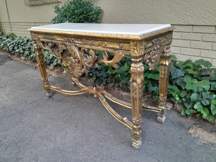 A French Style Ornately Carved Giltwood Console / Entrance Table - Image 5
