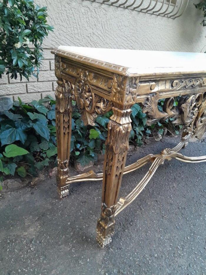 A French Style Ornately Carved Giltwood Console / Entrance Table - Image 6