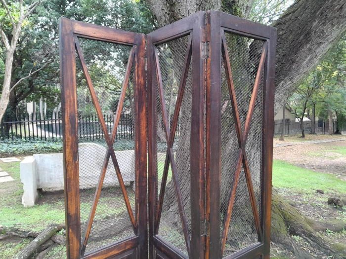 A 20TH Century 3 Panel Wooden Screen - Image 3