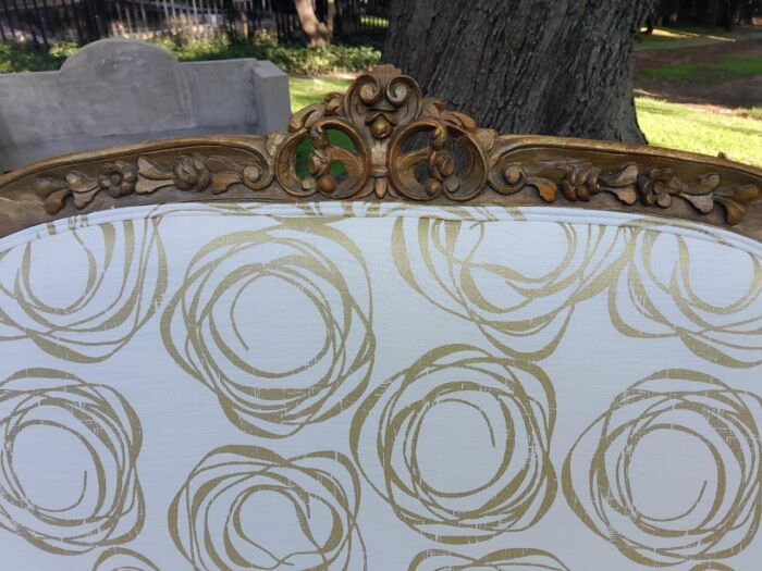 A 20TH Century French Hand Carved and Hand Gilded Settee - Image 6