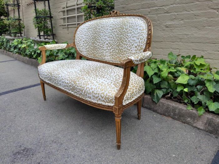 A 20th Century French Gilt Wood Settee - Image 3