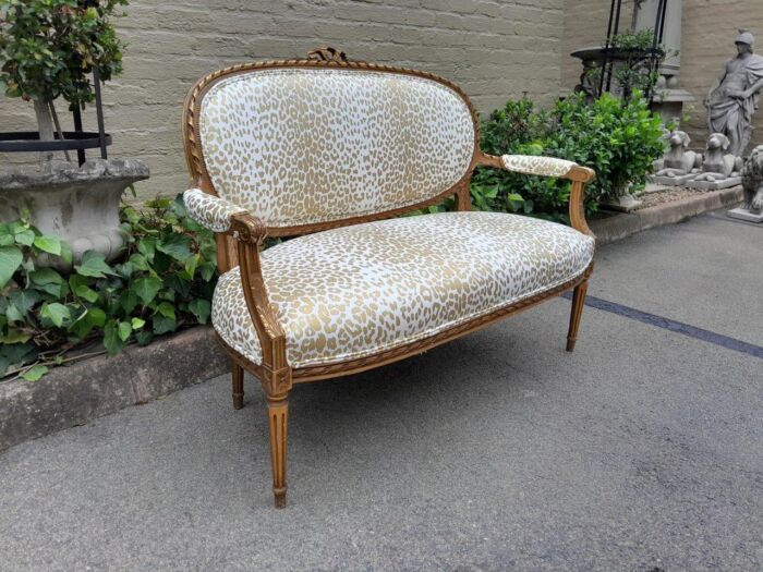 A 20th Century French Gilt Wood Settee - Image 4