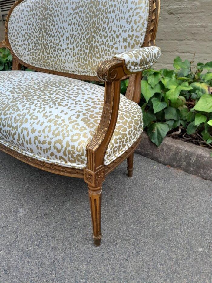 A 20th Century French Gilt Wood Settee - Image 5