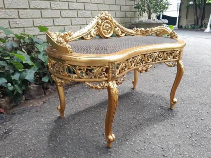A 20th Century French Ornately Carved Giltwood And Rattan Window Seat - Image 4