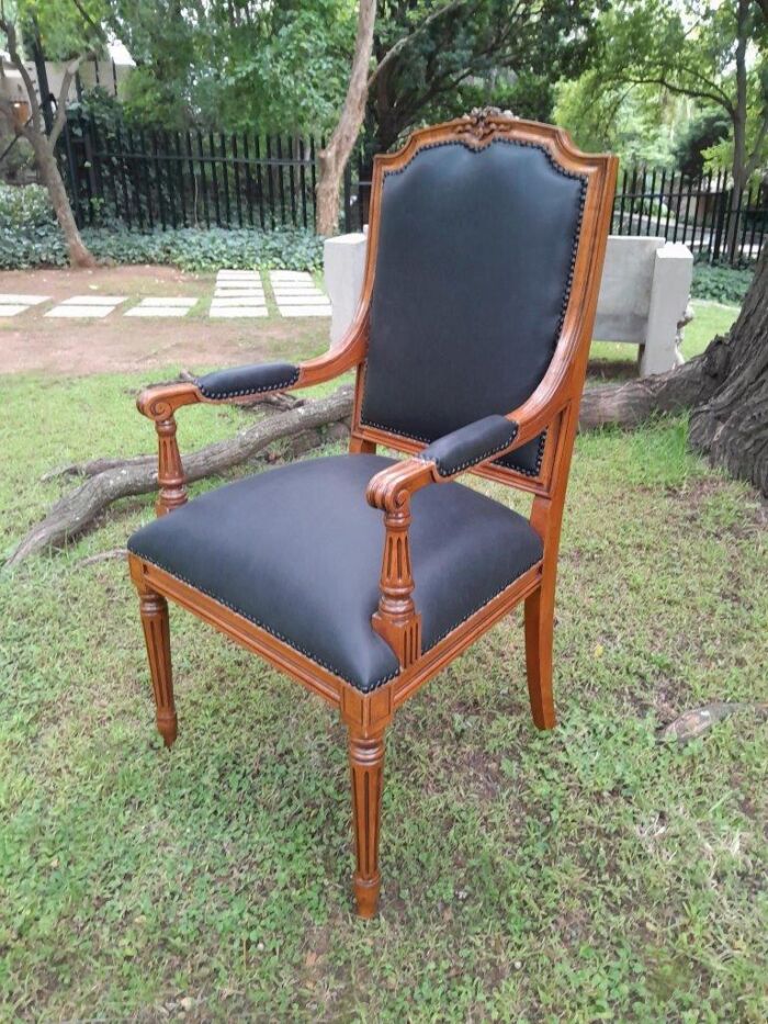 A 20th Century French Style Carved Mahogany Armchair - Image 3